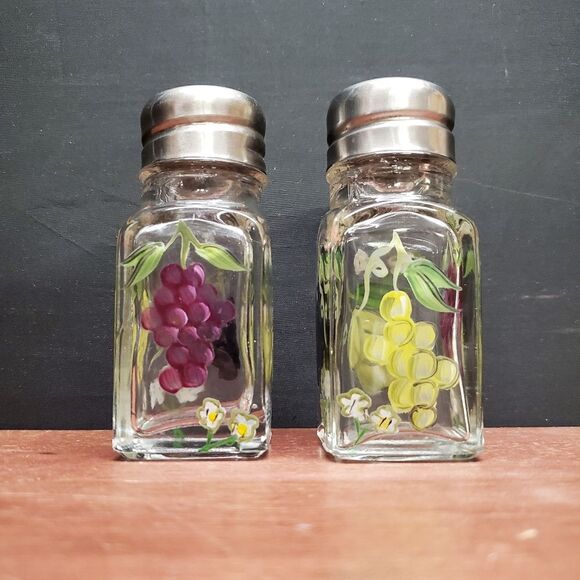 Home Essentials Vintage Grapes Salt and Pepper Shaker - Picture 1 of 8